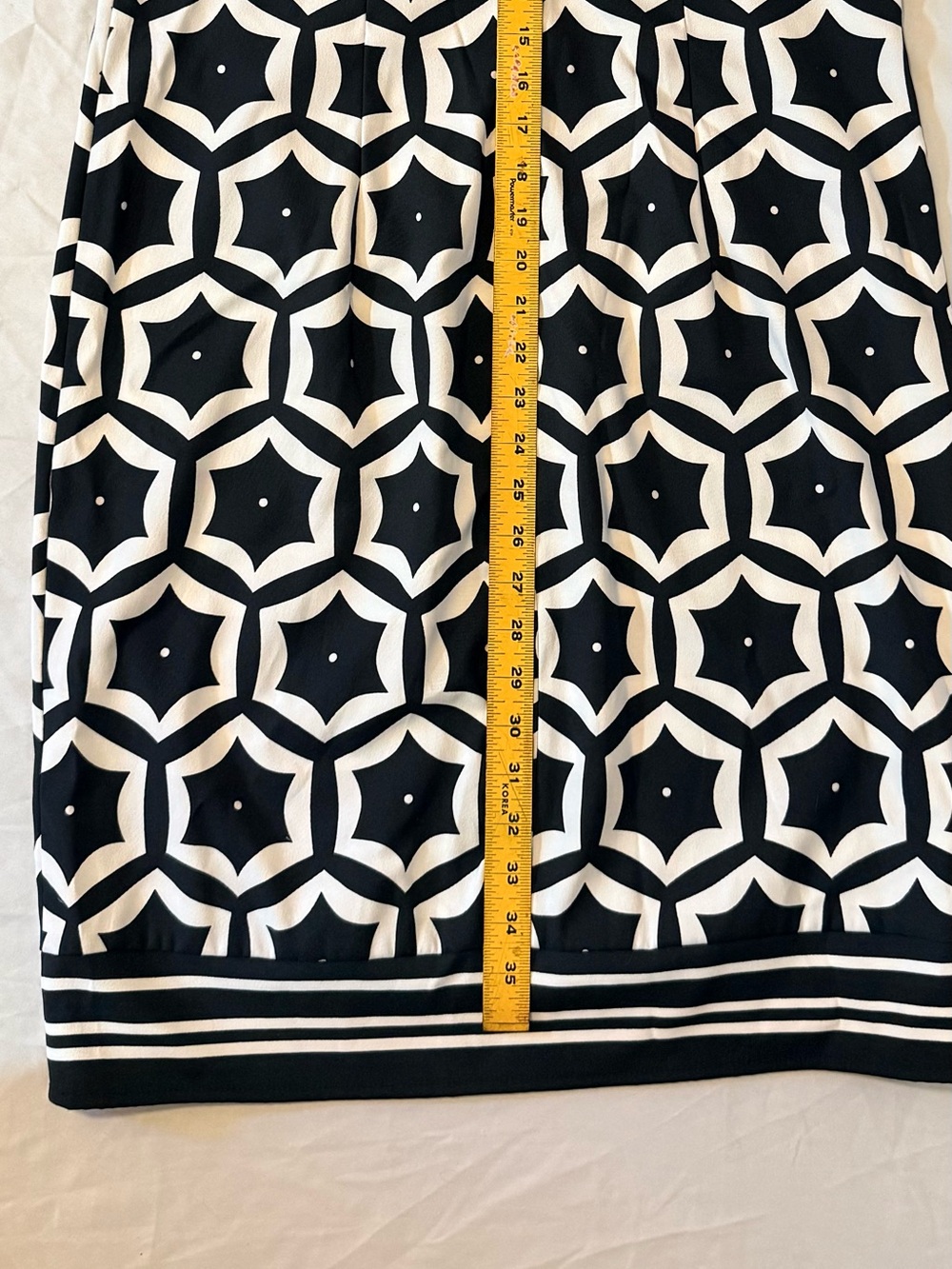 London Times Black & White Geometric Sleeveless Dress with Yellow Accents (GG33) - Picture 14 of 16